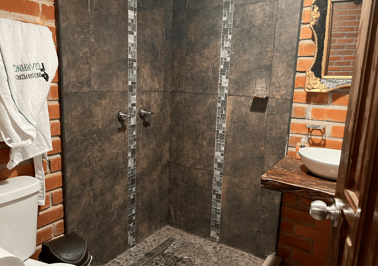 Habitación Matrimonial con Baño Privado
